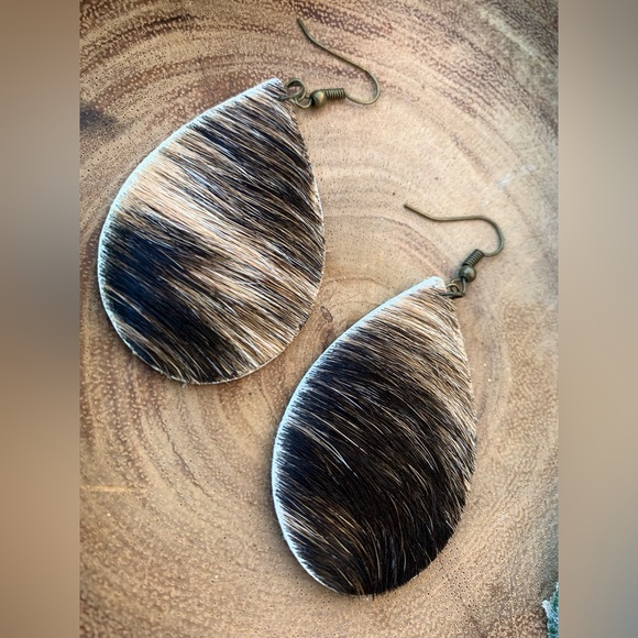 NWT Genuine Cowhide Handmade Lightweight Teardrop Western Dangle Drop Earrings - Picture 8 of 10